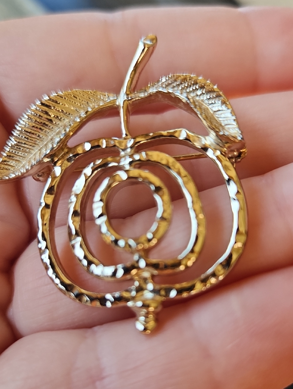Sarah Coventry Gold-tone Spiral Apple Brooch